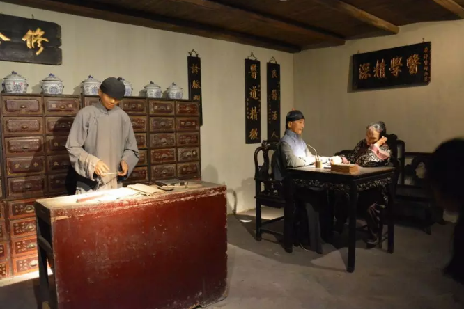 【昆中药杯·最美药店人】我们不出产美，，，，，我们是药店圈的星探